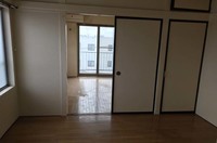 水戸市アパートにて遺品整理の作業風景|ランドサービス