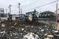 水戸市にて建物解体後のRC擁壁撤去作業｜ランドサービス
