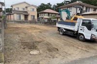 大洗町にて潮風香る建物解体の作業風景｜ランドサービス株式会社